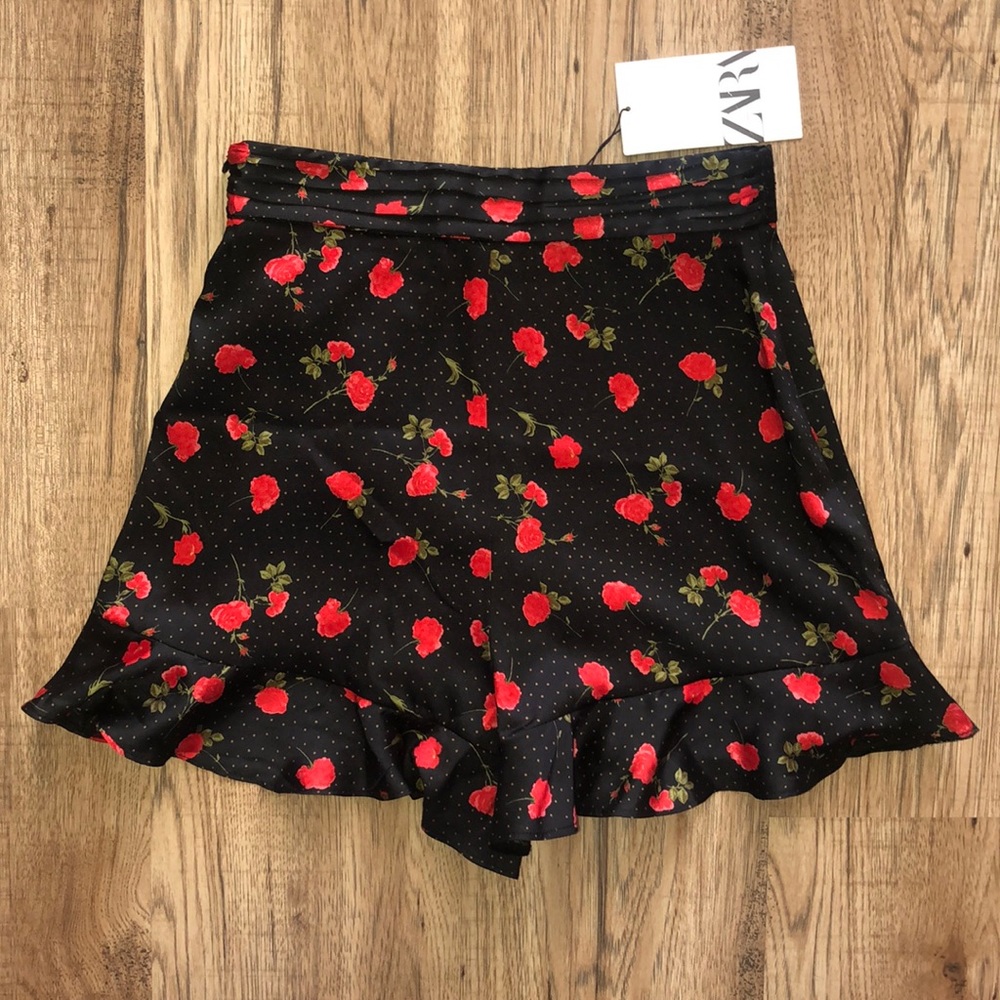 NEW!!! Zara Ruffled Rose 🌹 Print Skort - Picture 14 of 14